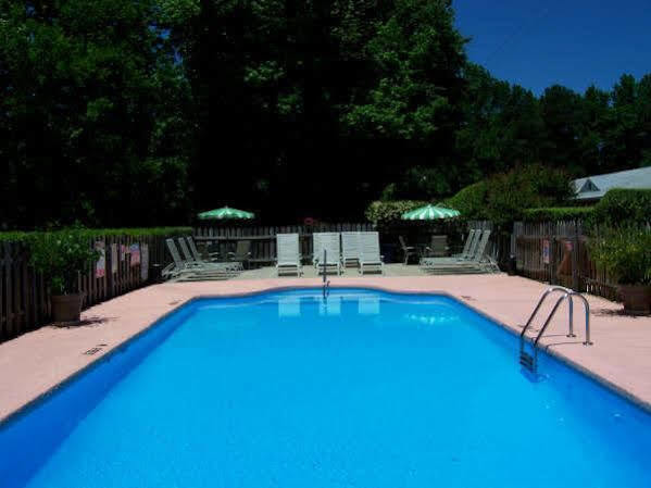 Durham Skyland Inn Екстер'єр фото